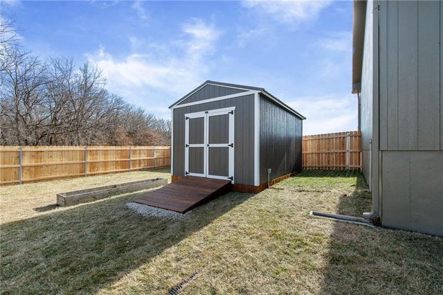 902 Buckeye Lane, Pleasant Hill, MO 64080