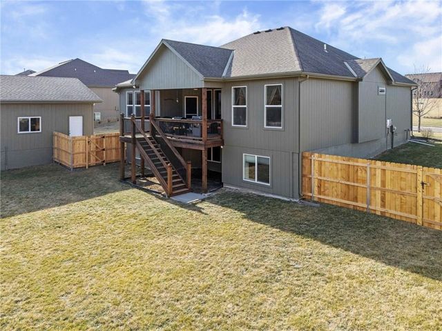 902 Buckeye Lane, Pleasant Hill, MO 64080