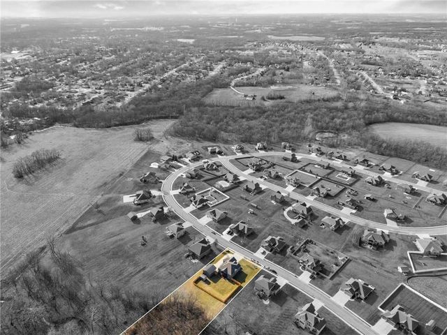 902 Buckeye Lane, Pleasant Hill, MO 64080