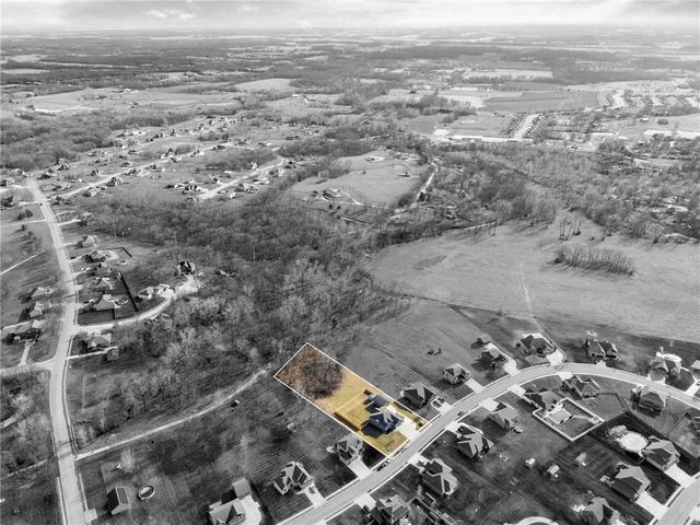 902 Buckeye Lane, Pleasant Hill, MO 64080