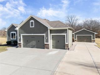902 Buckeye Lane, Pleasant Hill, MO 64080