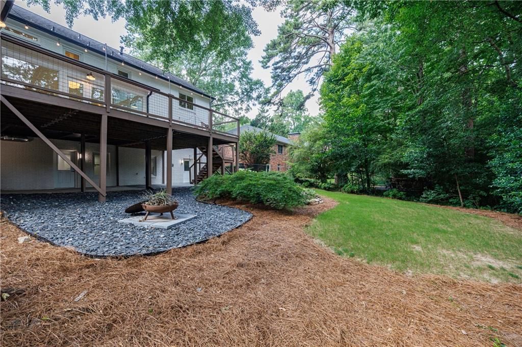 Image 11 of property listing at 2940 Cravey Drive NE, Atlanta, GA 30345