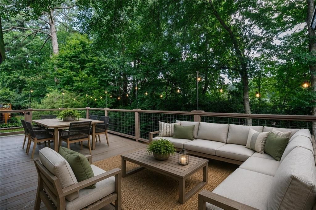 Image 13 of property listing at 2940 Cravey Drive NE, Atlanta, GA 30345