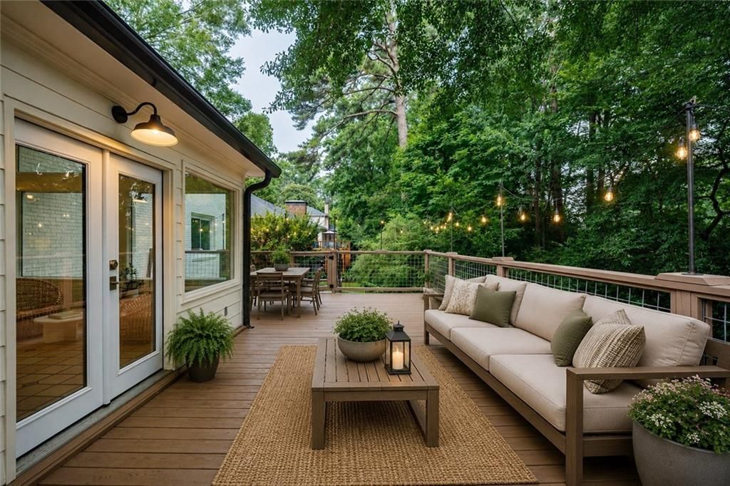 Image 14 of property listing at 2940 Cravey Drive NE, Atlanta, GA 30345