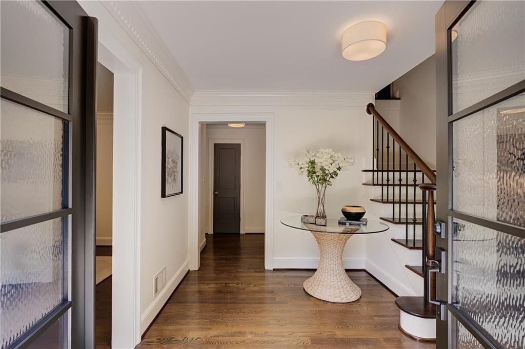 Image 16 of property listing at 2940 Cravey Drive NE, Atlanta, GA 30345