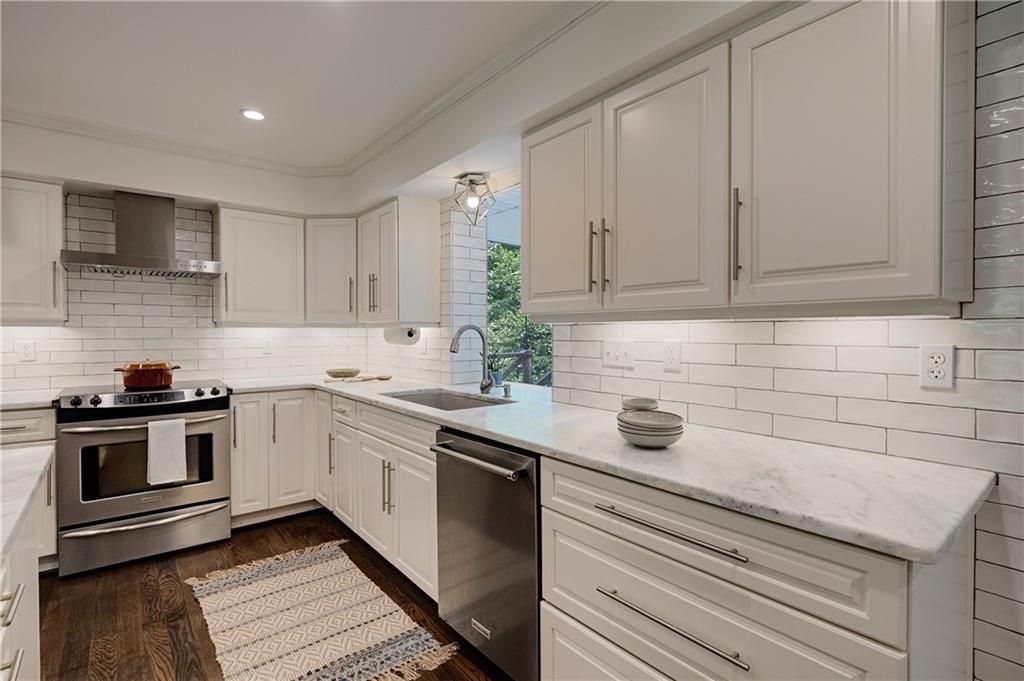 Image 30 of property listing at 2940 Cravey Drive NE, Atlanta, GA 30345