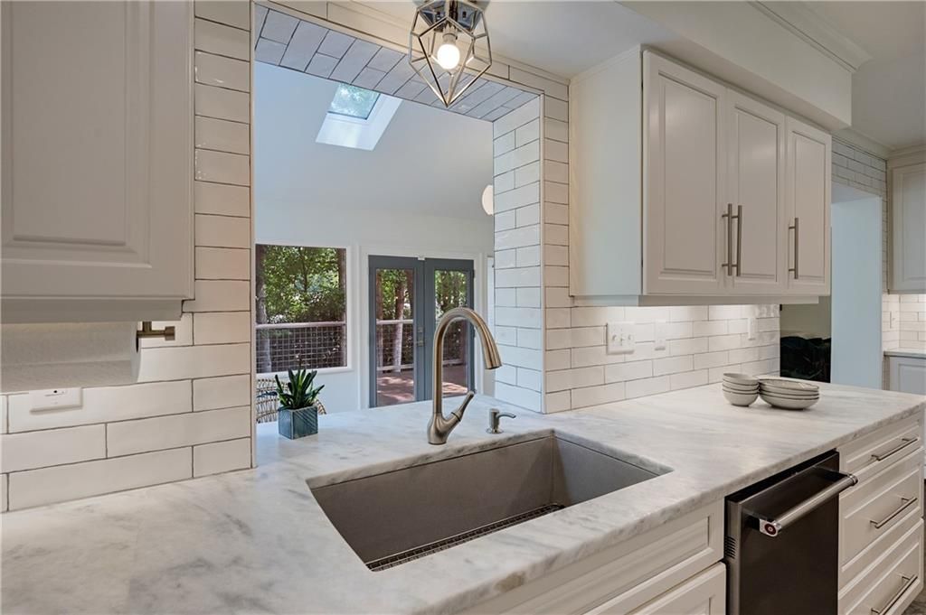 Image 36 of property listing at 2940 Cravey Drive NE, Atlanta, GA 30345