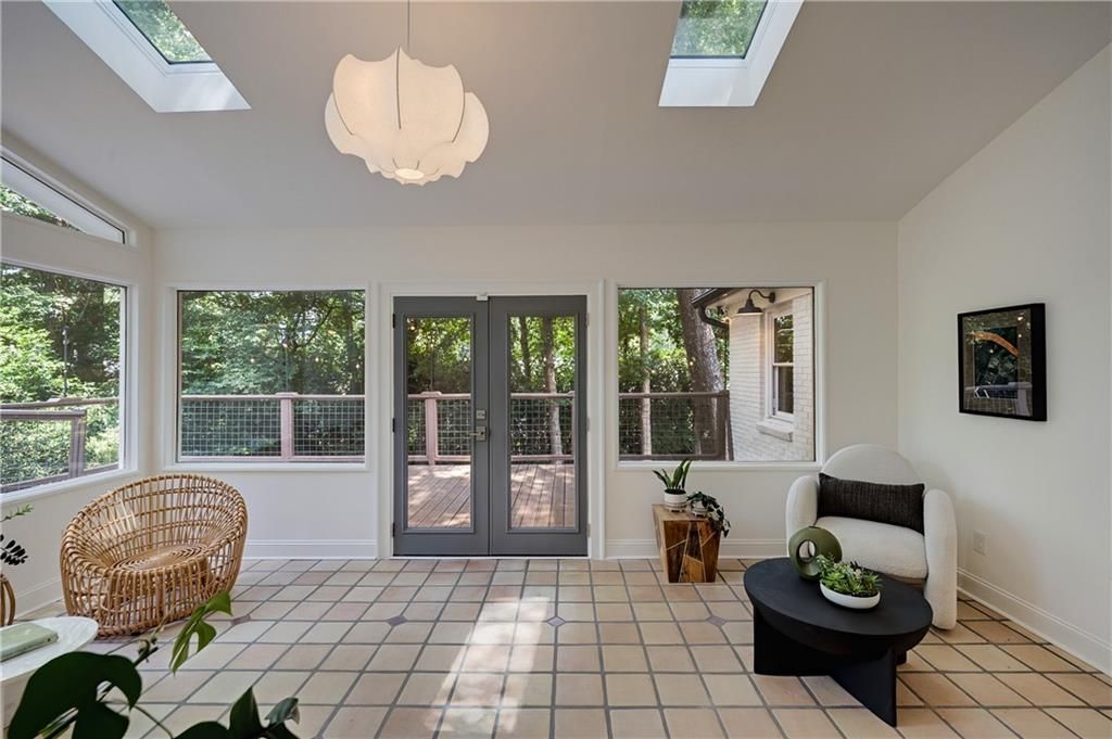Image 37 of property listing at 2940 Cravey Drive NE, Atlanta, GA 30345