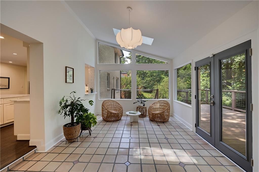 Image 39 of property listing at 2940 Cravey Drive NE, Atlanta, GA 30345