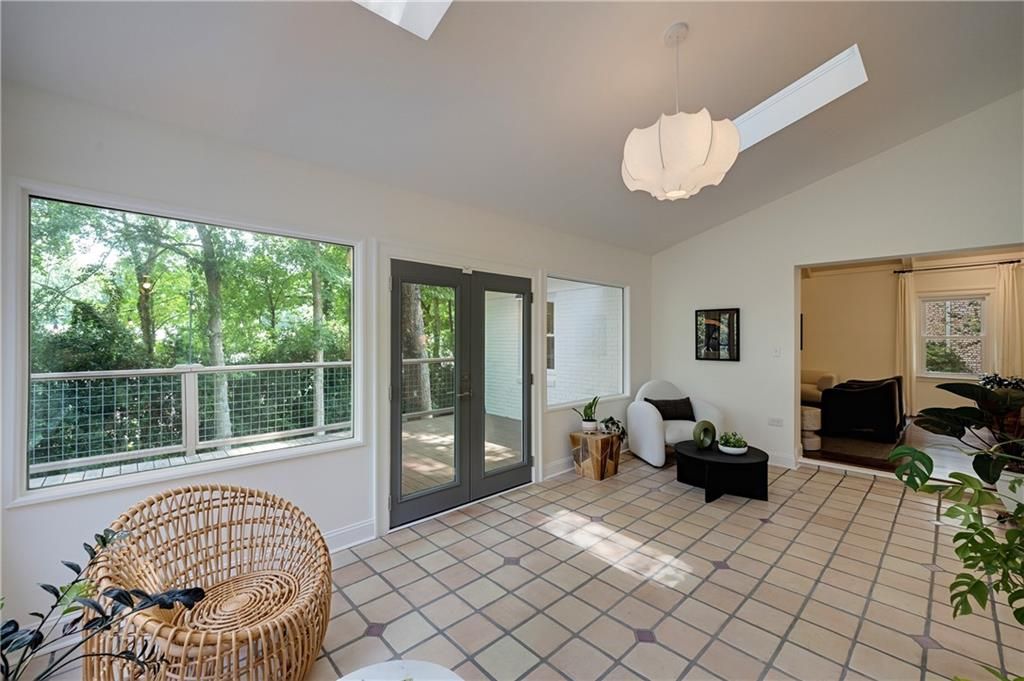 Image 42 of property listing at 2940 Cravey Drive NE, Atlanta, GA 30345