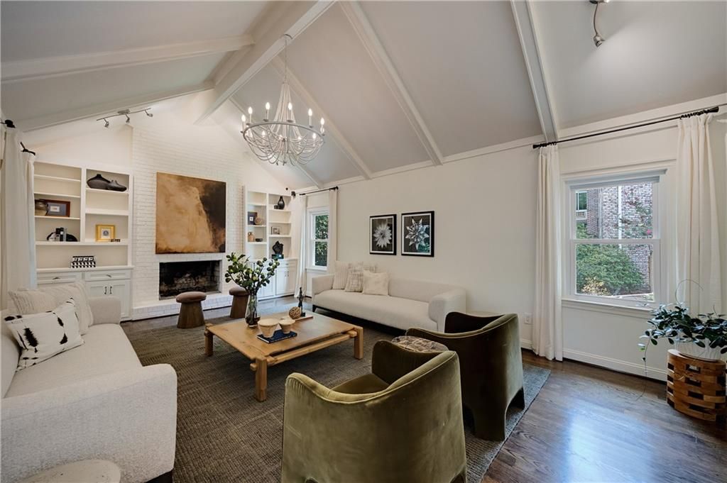 Image 43 of property listing at 2940 Cravey Drive NE, Atlanta, GA 30345