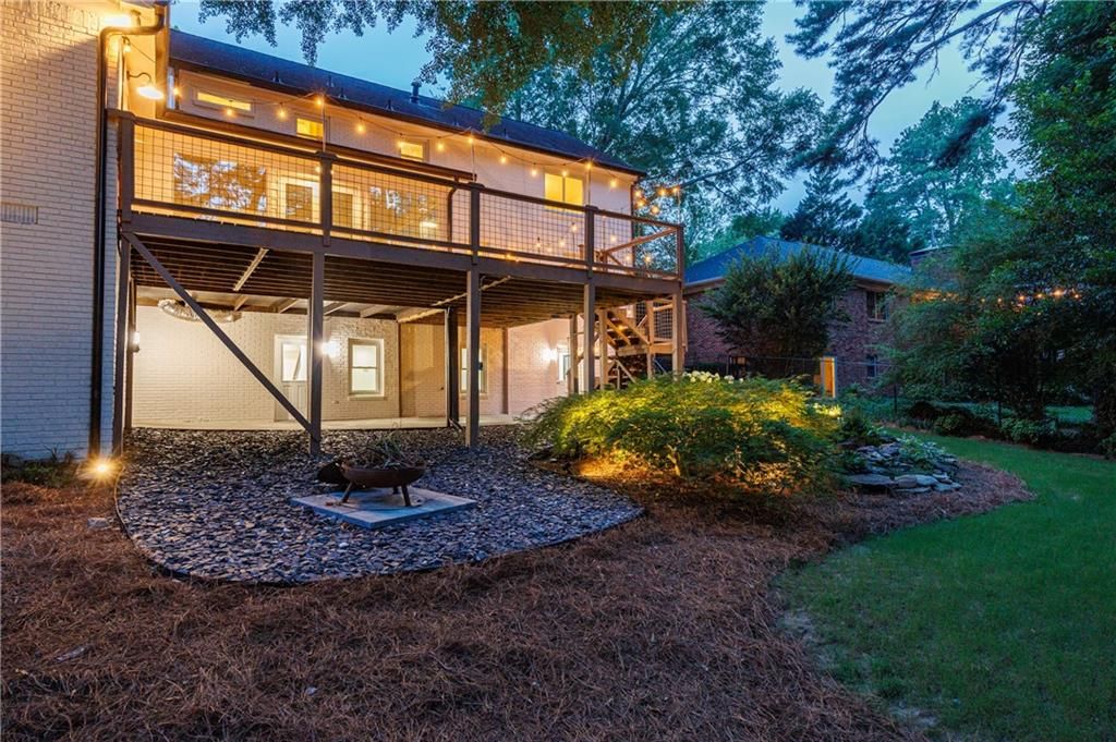 Image 5 of property listing at 2940 Cravey Drive NE, Atlanta, GA 30345