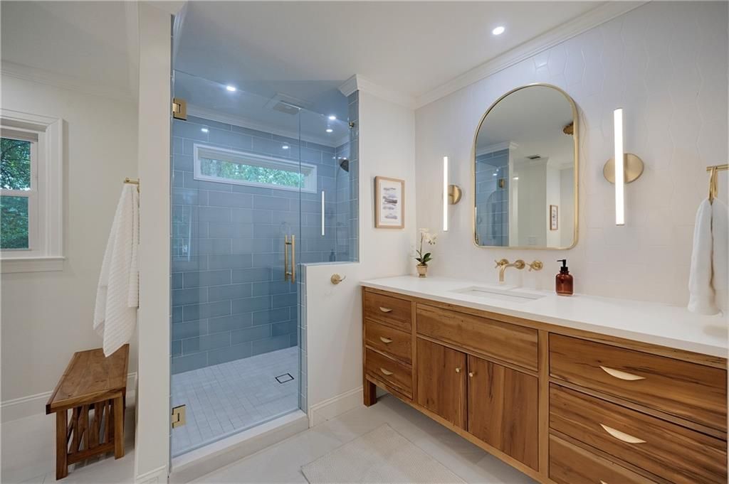 Image 61 of property listing at 2940 Cravey Drive NE, Atlanta, GA 30345