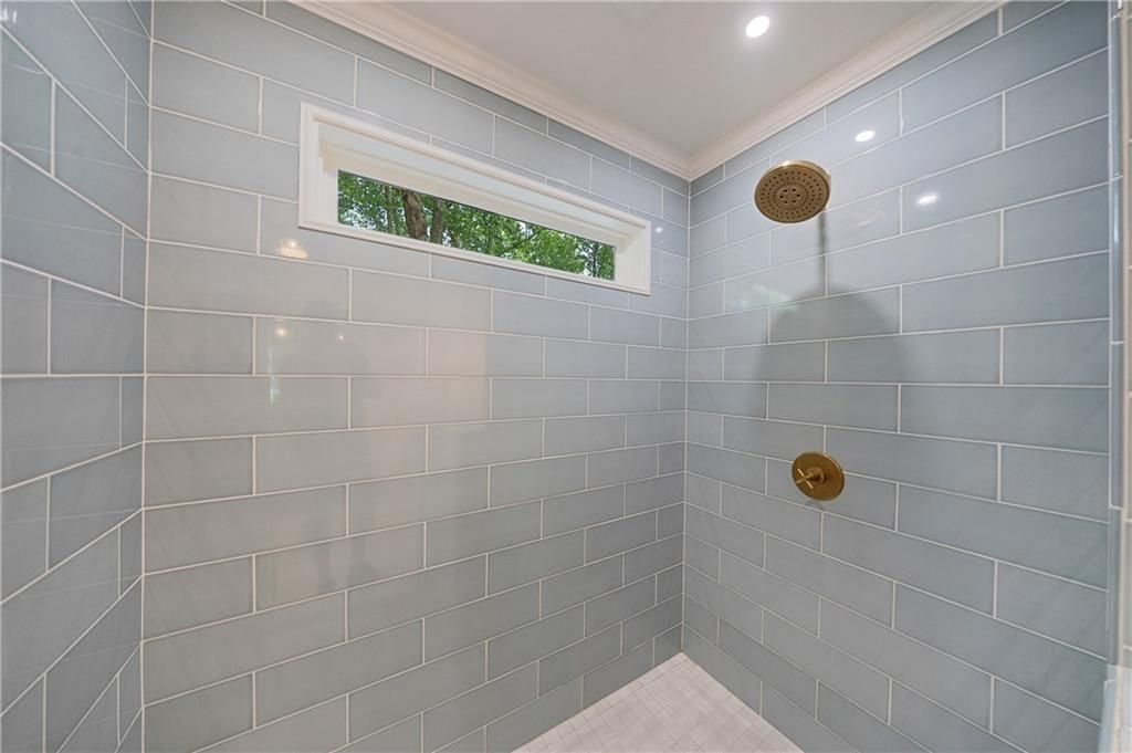 Image 63 of property listing at 2940 Cravey Drive NE, Atlanta, GA 30345