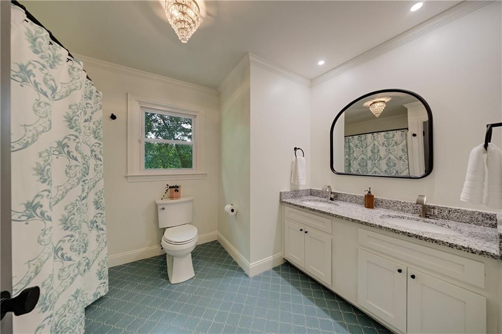 Image 77 of property listing at 2940 Cravey Drive NE, Atlanta, GA 30345