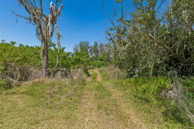 212 CRYSTAL LAKE ROAD, Lutz, FL 33548