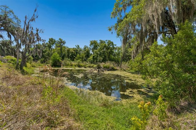 212 CRYSTAL LAKE ROAD, Lutz, FL 33548