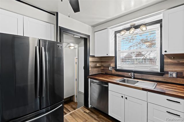 3406 Ferris Avenue, Lincoln Park, MI 48146