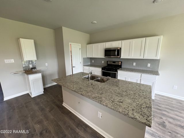 213 Garden Oaks Avenue, Youngsville, LA 70592