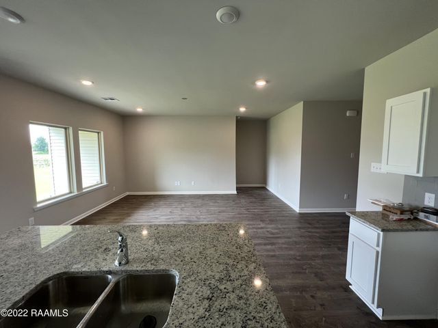 213 Garden Oaks Avenue, Youngsville, LA 70592
