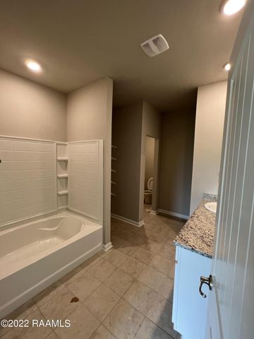 213 Garden Oaks Avenue, Youngsville, LA 70592