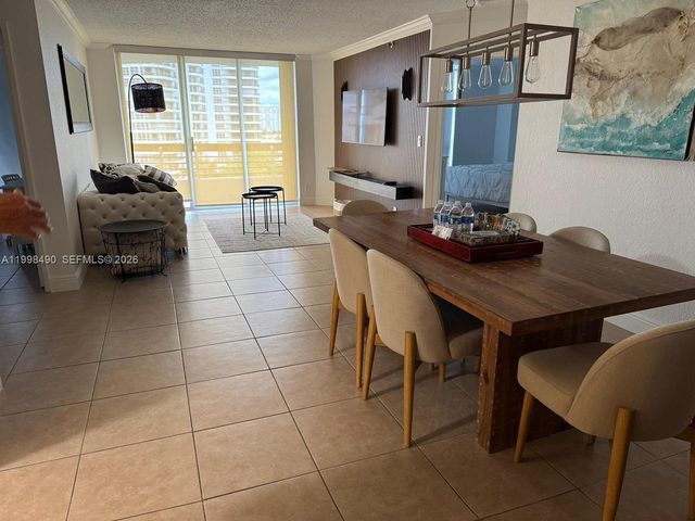 3600 Mystic Pointe Dr 910, Aventura, FL 33180