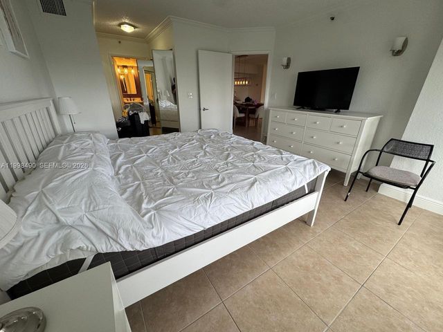 3600 Mystic Pointe Dr 910, Aventura, FL 33180