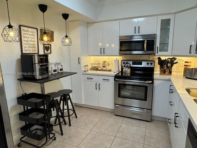 3600 Mystic Pointe Dr 910, Aventura, FL 33180