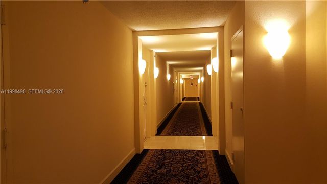 3600 Mystic Pointe Dr 910, Aventura, FL 33180