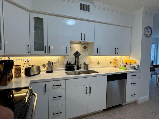 3600 Mystic Pointe Dr 910, Aventura, FL 33180