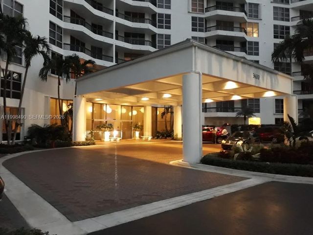3600 Mystic Pointe Dr 910, Aventura, FL 33180