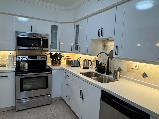 3600 Mystic Pointe Dr 910, Aventura, FL 33180