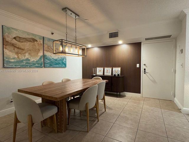 3600 Mystic Pointe Dr 910, Aventura, FL 33180