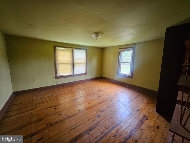 153 ROCKY FORD RD, Clear Brook, VA 22624