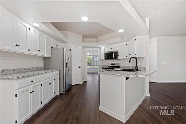 1823 E Summercove Dr, Meridian, ID 83646