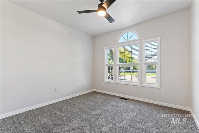 1823 E Summercove Dr, Meridian, ID 83646