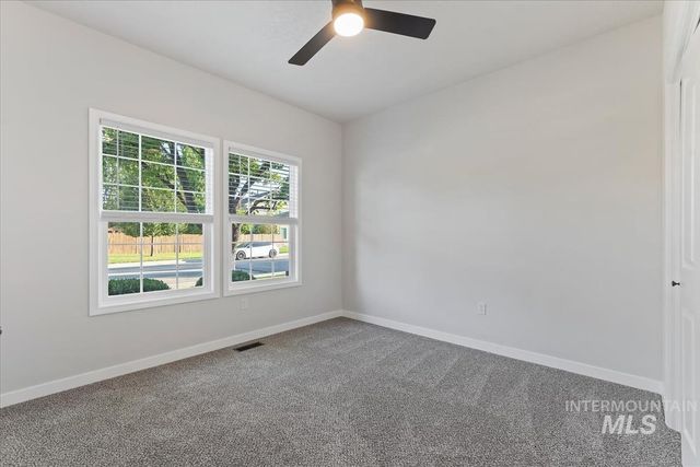 1823 E Summercove Dr, Meridian, ID 83646