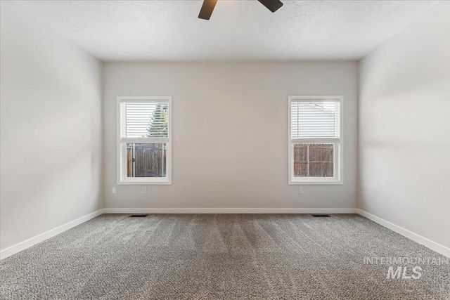 1823 E Summercove Dr, Meridian, ID 83646