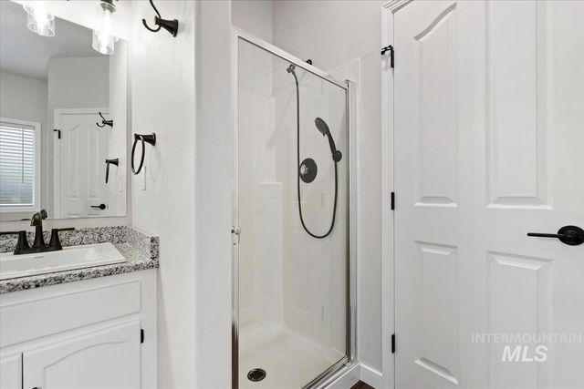 1823 E Summercove Dr, Meridian, ID 83646
