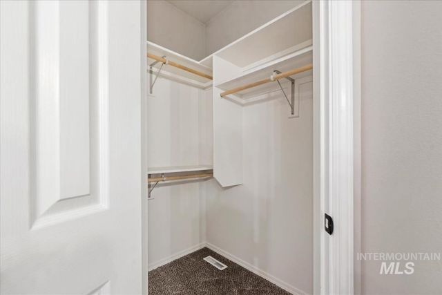 1823 E Summercove Dr, Meridian, ID 83646