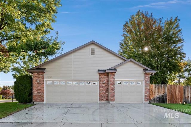 1823 E Summercove Dr, Meridian, ID 83646