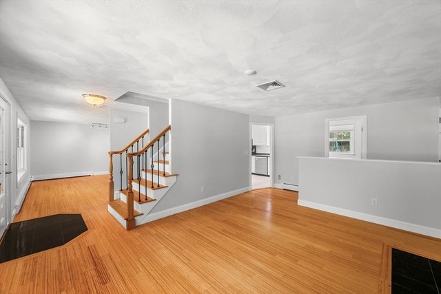 25 Turtle Lane, North Andover, MA 01845