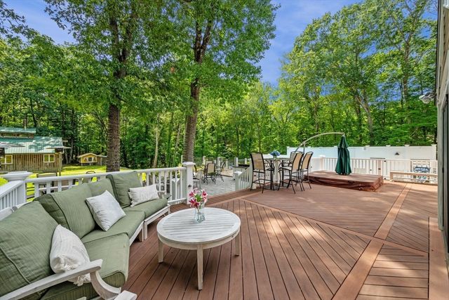 25 Turtle Lane, North Andover, MA 01845