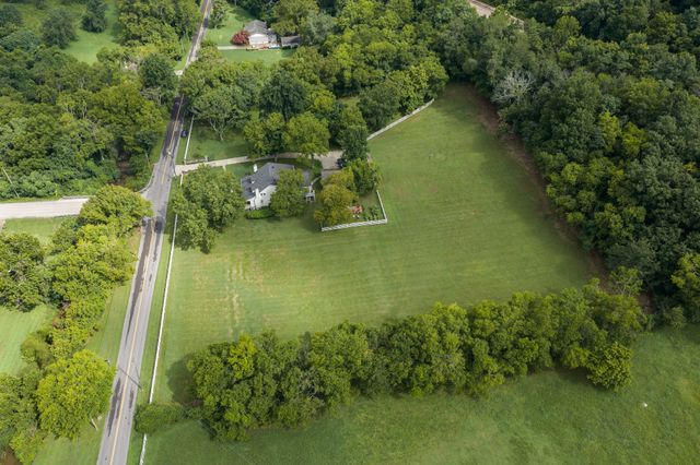 7996 Old Springfield Pike, Goodlettsville, TN 37072