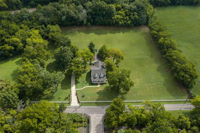 7996 Old Springfield Pike, Goodlettsville, TN 37072