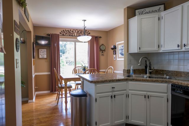 1408 Welland Court, Roselle, IL 60172