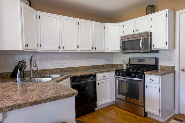 1408 Welland Court, Roselle, IL 60172