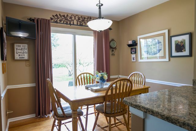 1408 Welland Court, Roselle, IL 60172