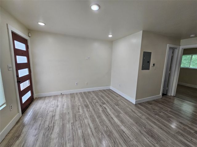 4806 Virginia Avenue 203, Dallas, TX 75204