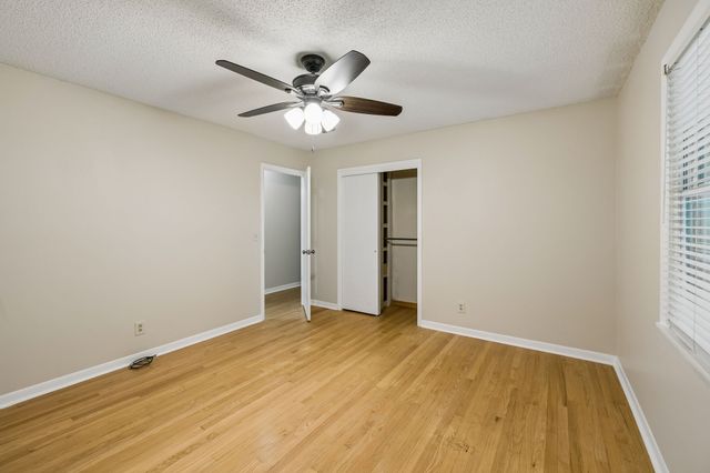 302 W Point Dr, Lafayette, TN 37083